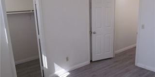 3982 ROUND WOOD Street Gallery 25