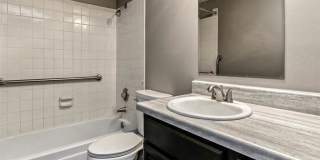 Edgewater Court Apartments Gallery 24
