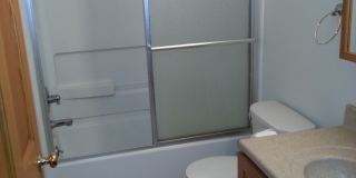AUGUST RENT FREE!!!  4 Bedroom Duplex in DOWNTOWN IOWA CITY! Gallery 5