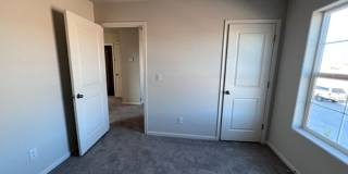 3br 2Ba 2-Story Home with fenced yard and garage Near Golf Course, Rotary Park Gallery 25