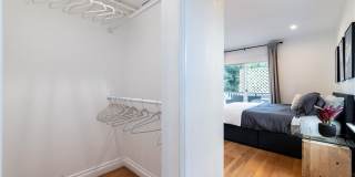 6008 Carlton Way Gallery 23