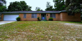Charming 3 Bedroom, 2 Bath Home In Shady Oaks Addition! Gallery 1