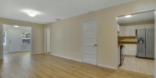 326 SE 1st Avenue Gallery 6