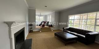 Spacious South Roanoke Home with Lawn Care Included Gallery 17