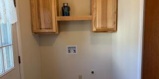 Beautifully updated 3-bedroom 1 bath duplex in Springfield! Gallery 29