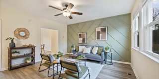 Beautiful Renovated 3BR/2BTH Brick Townhome Gallery 6