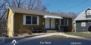 927 North Dodge Street Gallery 1