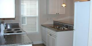 Beautiful Town Home in Tucker Creek Gallery 9