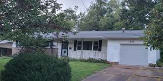 927 E 7th St Gallery 1