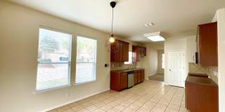 **APPLICATION RECEIVED** Spacious 5-Bedroom Retreat with 2-Car Garage & Prime Location Near Lackland AFB! Gallery 10