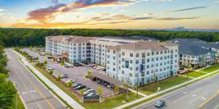 Overture Chapel Hill 55+ Active Adult Apartment Homes Gallery 32
