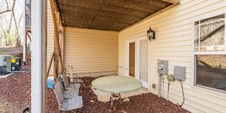 Beautiful 2 bedroom 2.5 bath Townhome in Carrboro Gallery 19