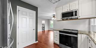 Pet Friendly Three Bedroom! Gallery 14