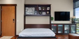 Top Floor Condo for rent! Gallery 5