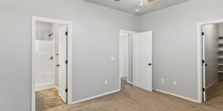 3br 2ba duplex with 2 car garage! Gallery 7