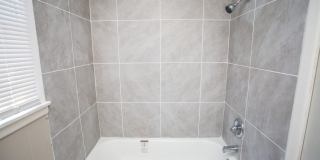 Spacious 4 Bed 2 Bath with Big Backyard Gallery 25