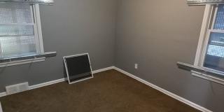 3 bedroom 1 bath bungalow now available! - $1100/mo Gallery 21