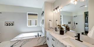 131 N Un St Gallery 17