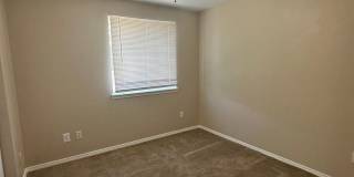 3 Bed 2 Bath Home: Fully Fenced Yard & Convenient Location Gallery 11