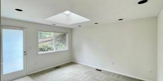 Spacious 5-Bedroom Home in Prime Location Gallery 9