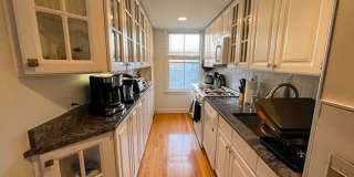 South End Two Bed with Private Yard – 2 Bed | 2 Bath Gallery 6