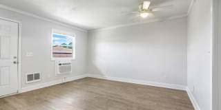 Edgewater Gallery 14