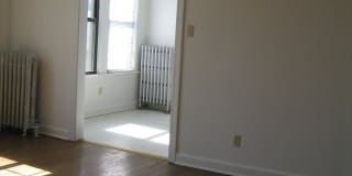 4455 S. Greenwood Avenue Gallery 18