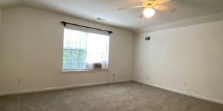 Adorable 3 Bedroom 3 Bath in Preston Green Gallery 20