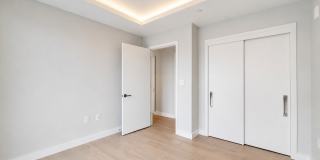 Vivre Gallery 81