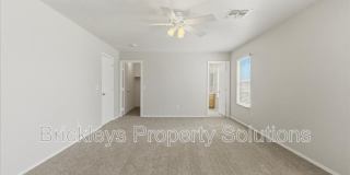 2413 E Hazeltine Way Gallery 18