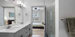 The Warren Gallery 9