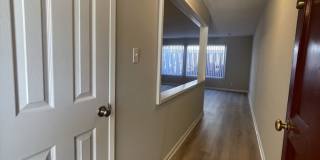 Wonderful Gated 2-Bedroom Downstairs Apartment Gallery 3