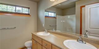 Park-Like Setting, 3+ Bedrooms, Great location - Kona Ct Gallery 21