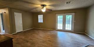 (3) Bed/(2) Bath Near Schools and Shopping! Avail NOW! Gallery 3