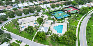 Luxurious 3 Bedroom Oasis with Pool and Beach Access AVAILABLE NOW! Gallery 31