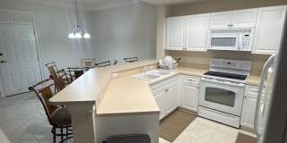 MOVE IN SPECIAL $500 off 1st MONTHS RENT— Furnished or Unfurnished! Lakeview Elegance in Porto Vista 2 Bed / 2 Bath Condo with Private Garage Gallery 8
