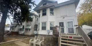 2210-2212 N Knoxville Ave Gallery 1