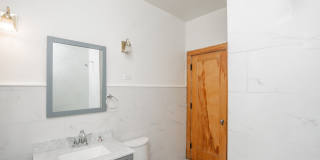 1347 E Hyde Park Boulevard Gallery 21