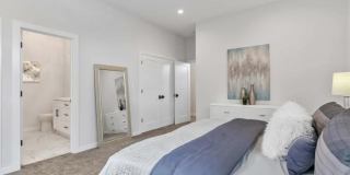 5434 South Michigan Ave. Gallery 7