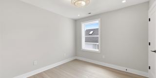 105 S Stratford Ave Gallery 55