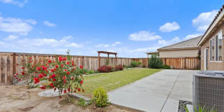 Spacious 3BD/2BA Home in Bakersfield's 93313 — Fully Equipped, Garage & Small Pets Welcome! Gallery 19