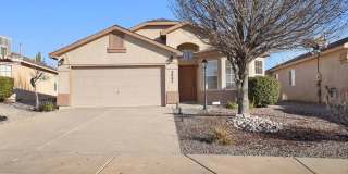 House For Rent | 4-Bed 2-Bath | 2-Car Garage | Rio Rancho SE | Large Backyard Gallery 1