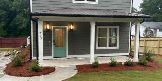 "Brand New Construction" 1 mile from Campus and Downtown Gallery 1