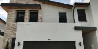 8102 NW 105th Ct Gallery 1