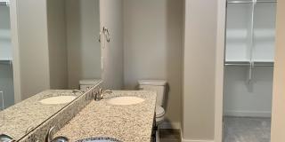 402 Red Robin St Gallery 11