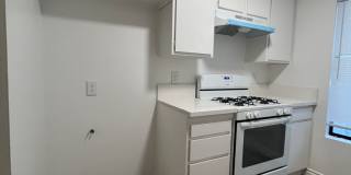 Charming Tudor-Style Apartments in Prime Sherman Oaks Location Gallery 6