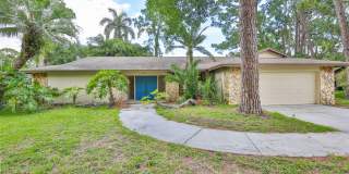 3 Beds 2 Baths Home with Jacuzzi & 2-Car Garage in Clearwater! Gallery 1