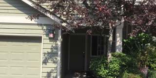 Modern 3-Bedroom Townhome in Prime Everett Location Gallery 1