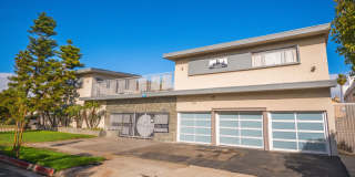 1863 10th St. Gallery 36