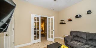 205 East Kirby Street Gallery 5